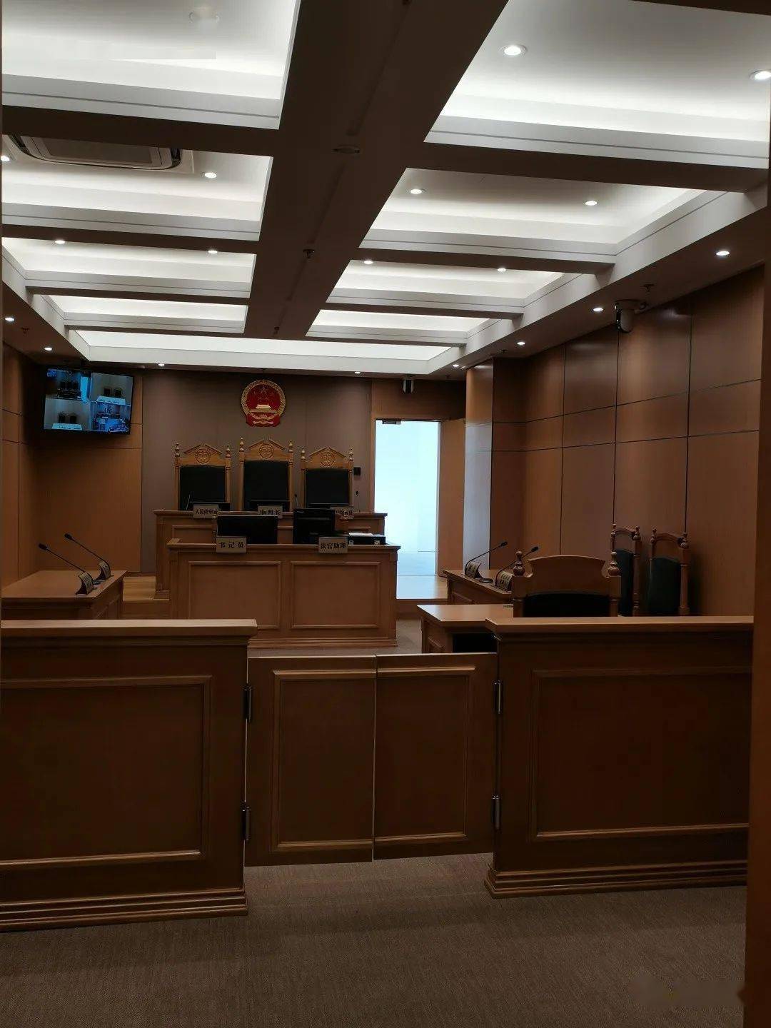 静安法院新立案大厅启用,跟镜头看看现场环境吧!