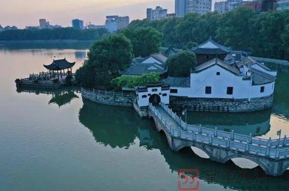 古建筑经过数百年的风雨,后经修葺,如今依然屹立在江西省九江市浔阳区