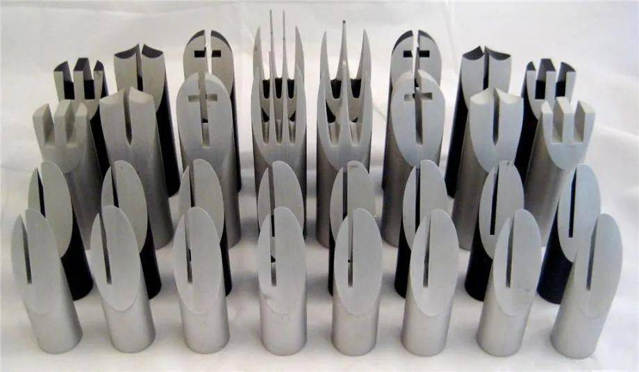 棋子|建筑大师为何都要设计自己风格的国际象棋？