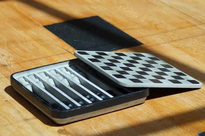 棋子|建筑大师为何都要设计自己风格的国际象棋？