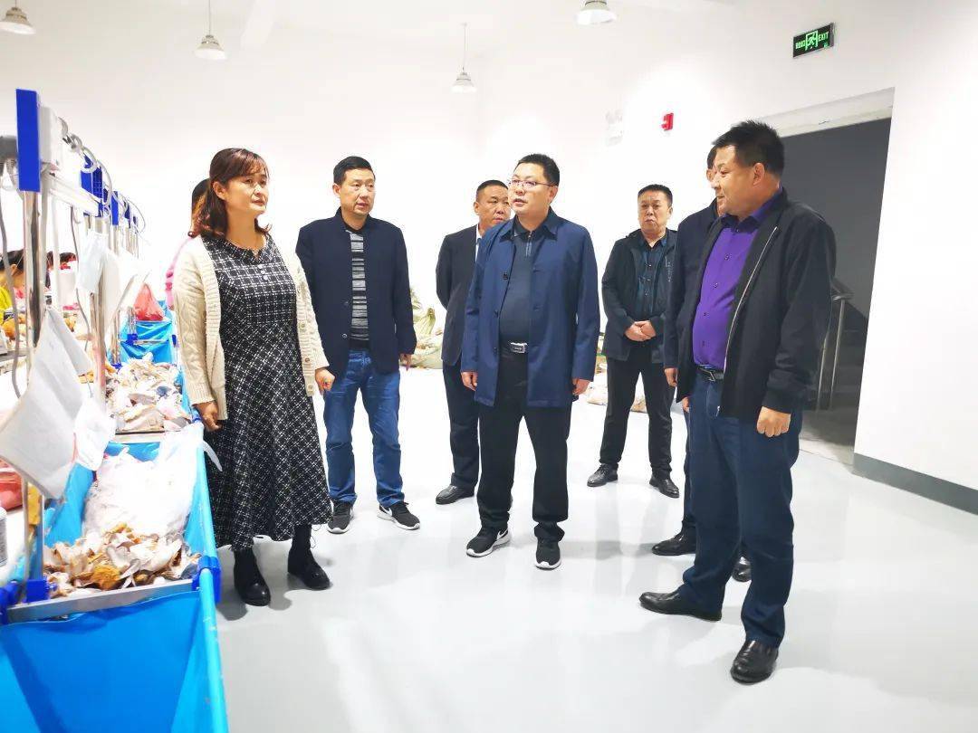 10月9日,区长范传斌在大竹园镇,吉河镇调研新社区工厂建设,副区长冯荣