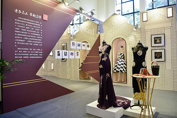 萌系|蓝色联名款汽水,萌系IP包装午餐肉……老字号可以很年轻