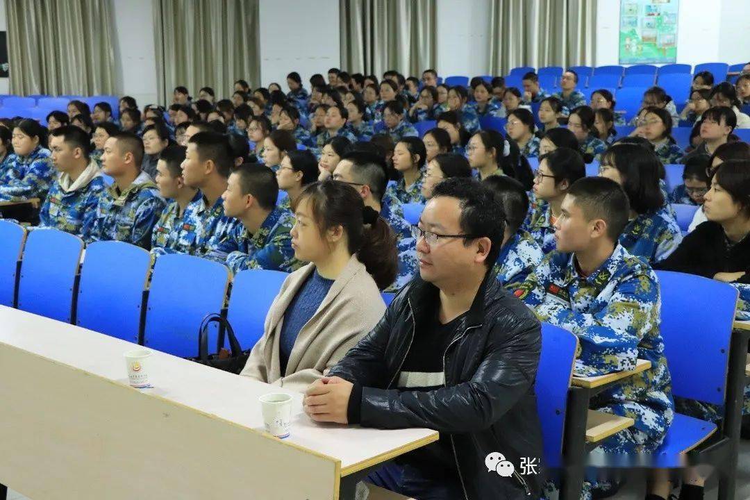 九游游戏盒子下载-
经济治理学院20级新生入学教育专题讲座顺利举行(图2)
