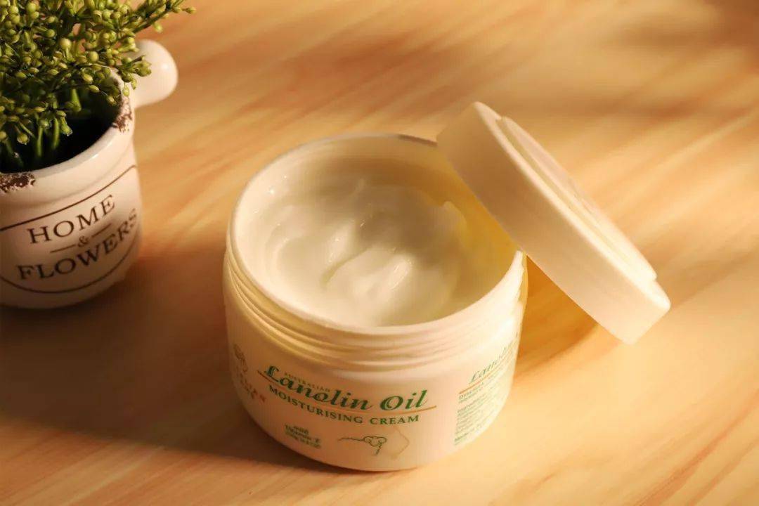 女人|懂得往脸上抹油的女人，还打个P玻尿酸！