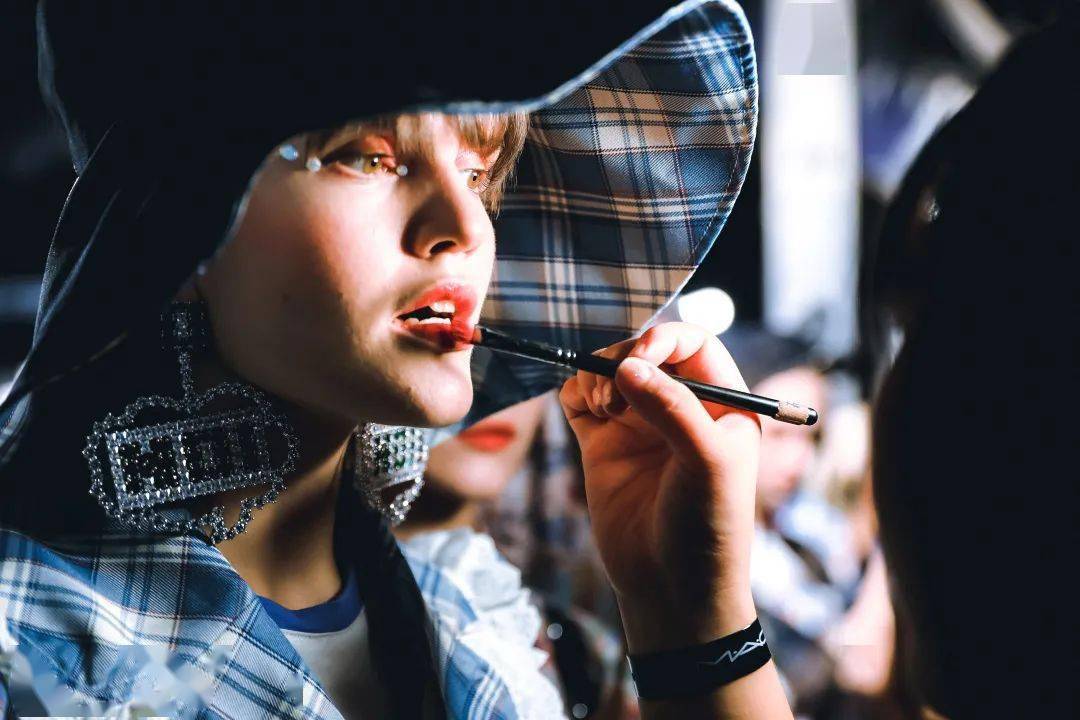 陆玺娅|不愧是你！本季最“拼”的设计师品牌～