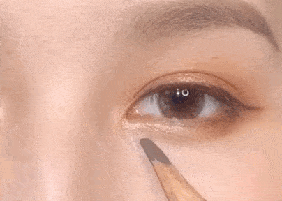 眼线|能让李栋旭一直念念不忘，这个女人不简单！