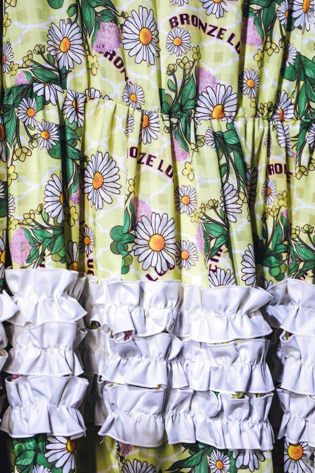 陆玺娅|不愧是你！本季最“拼”的设计师品牌～