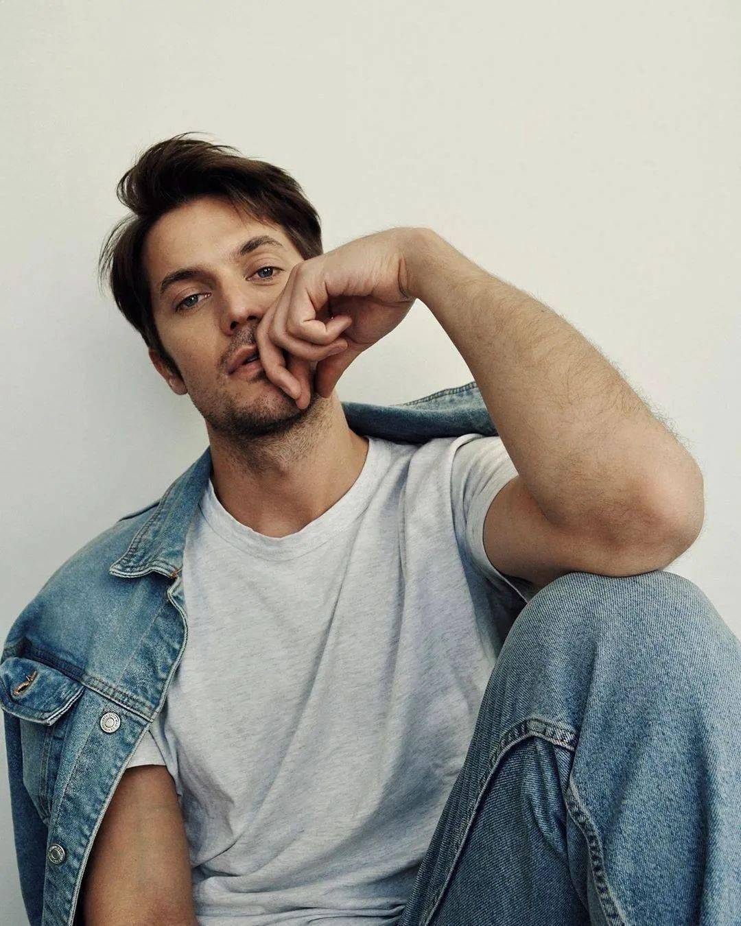 时尚|年度时尚美剧，我一天看完并爱上了全剧所有的男人！