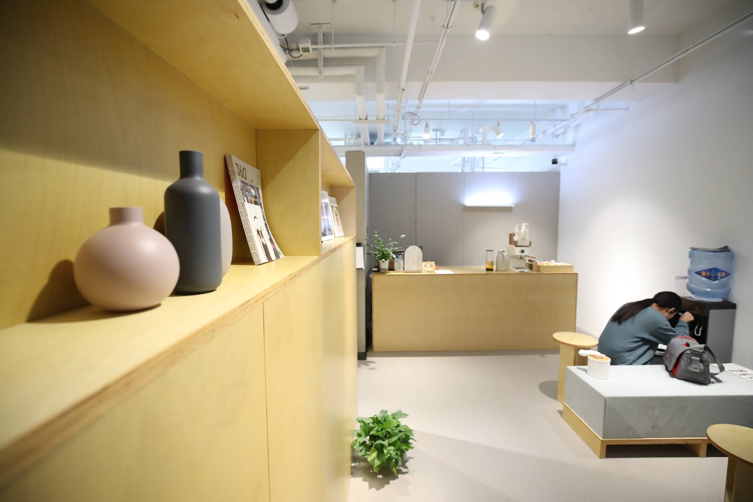 职业|美团发布新职业报告：付费自习室、植发成年轻人创业新选择