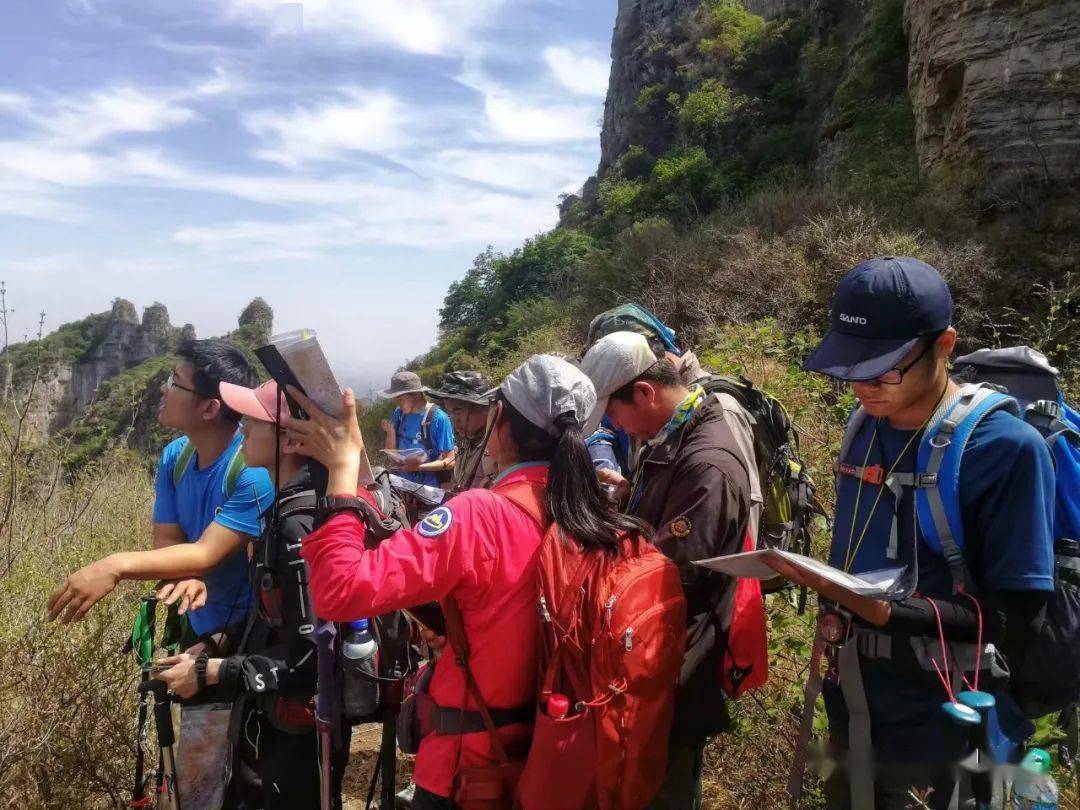 香山迎来第一波赏红高峰