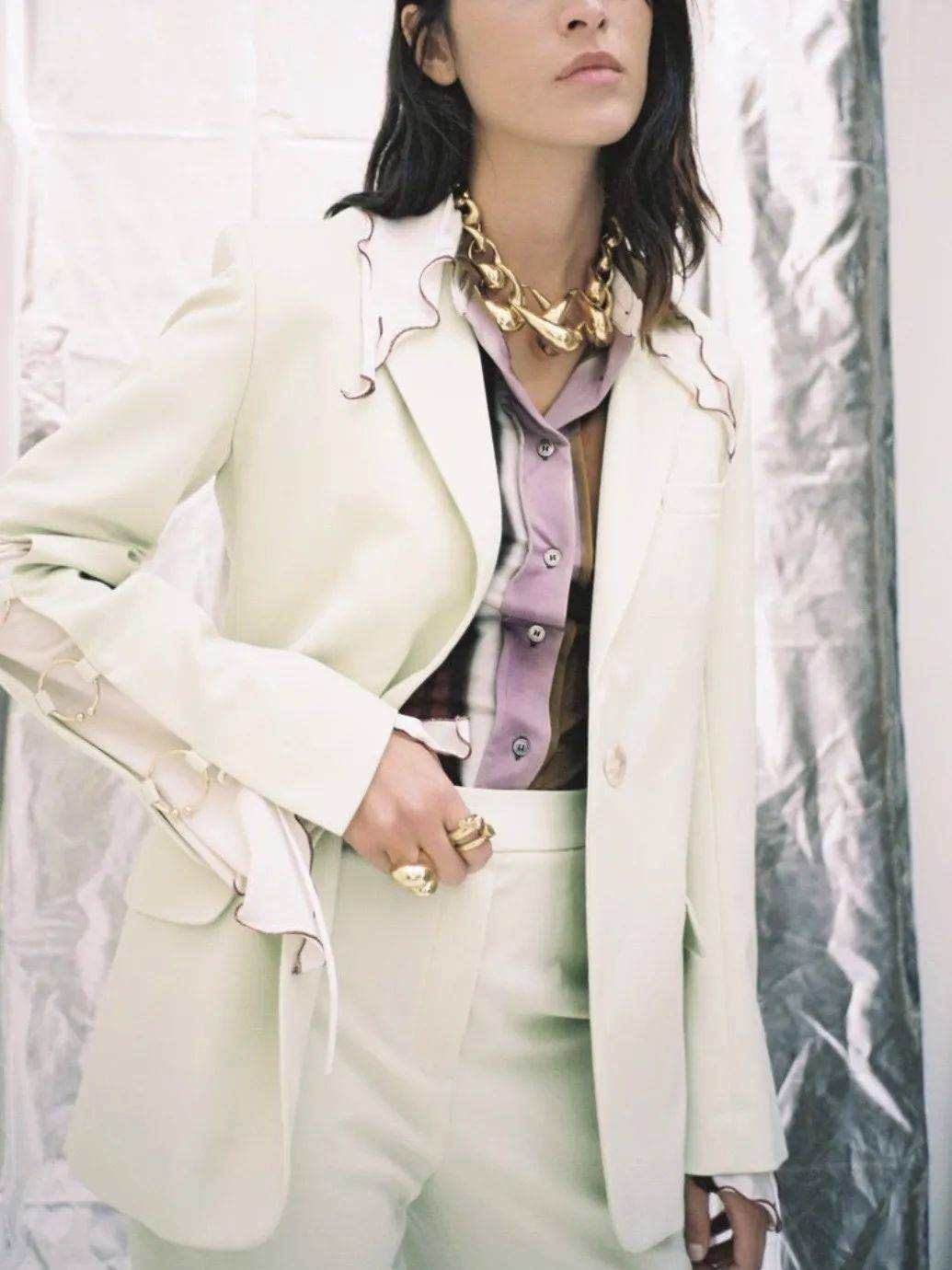 链条|易烊千玺被绑凳子上?时尚圈的链子有点厉害!