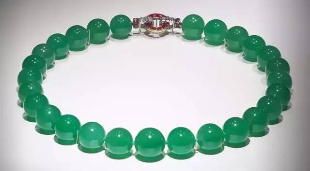 珠宝|【大象视界】刘銮雄随手卖点红酒到手5000万，这些才是富豪的传世之宝