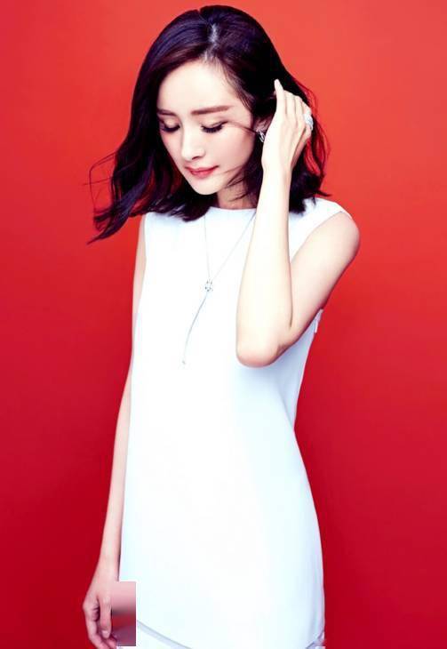 中分|女人留偏分发型,显得更漂亮!