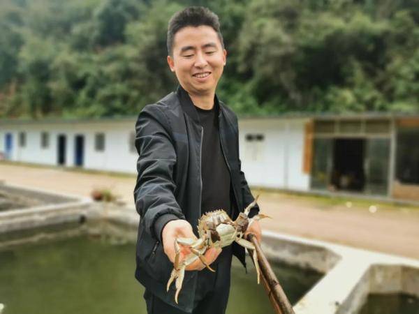 毕节|励志！毕节盲人夫妻创办学校，让350多名盲人有了一技之长