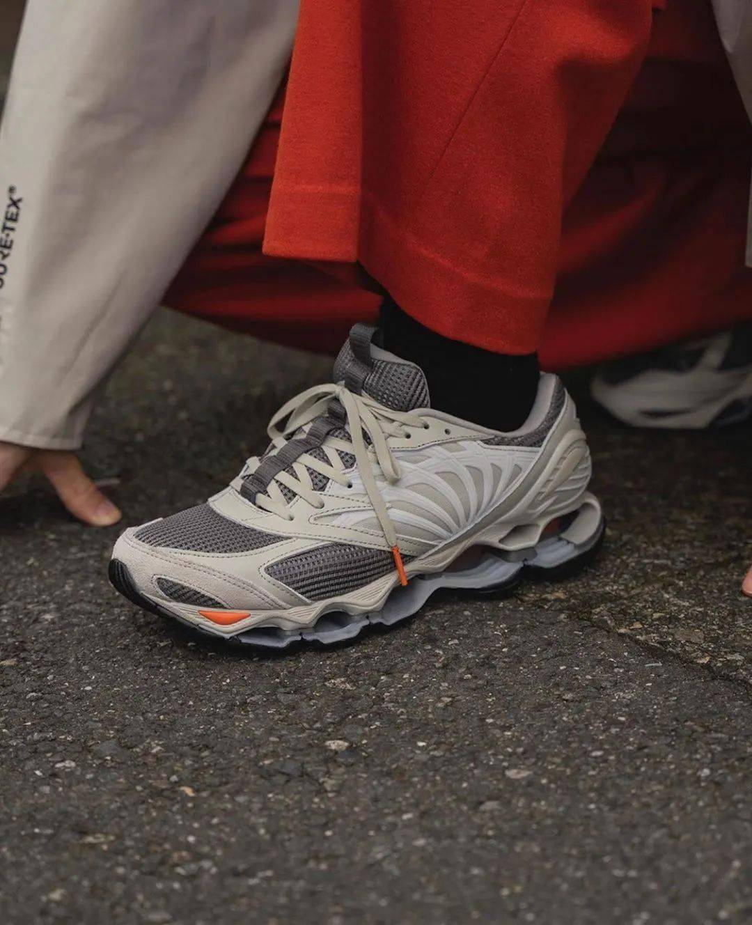 合作|近期几乎可以原价入手的几双冷门鞋款