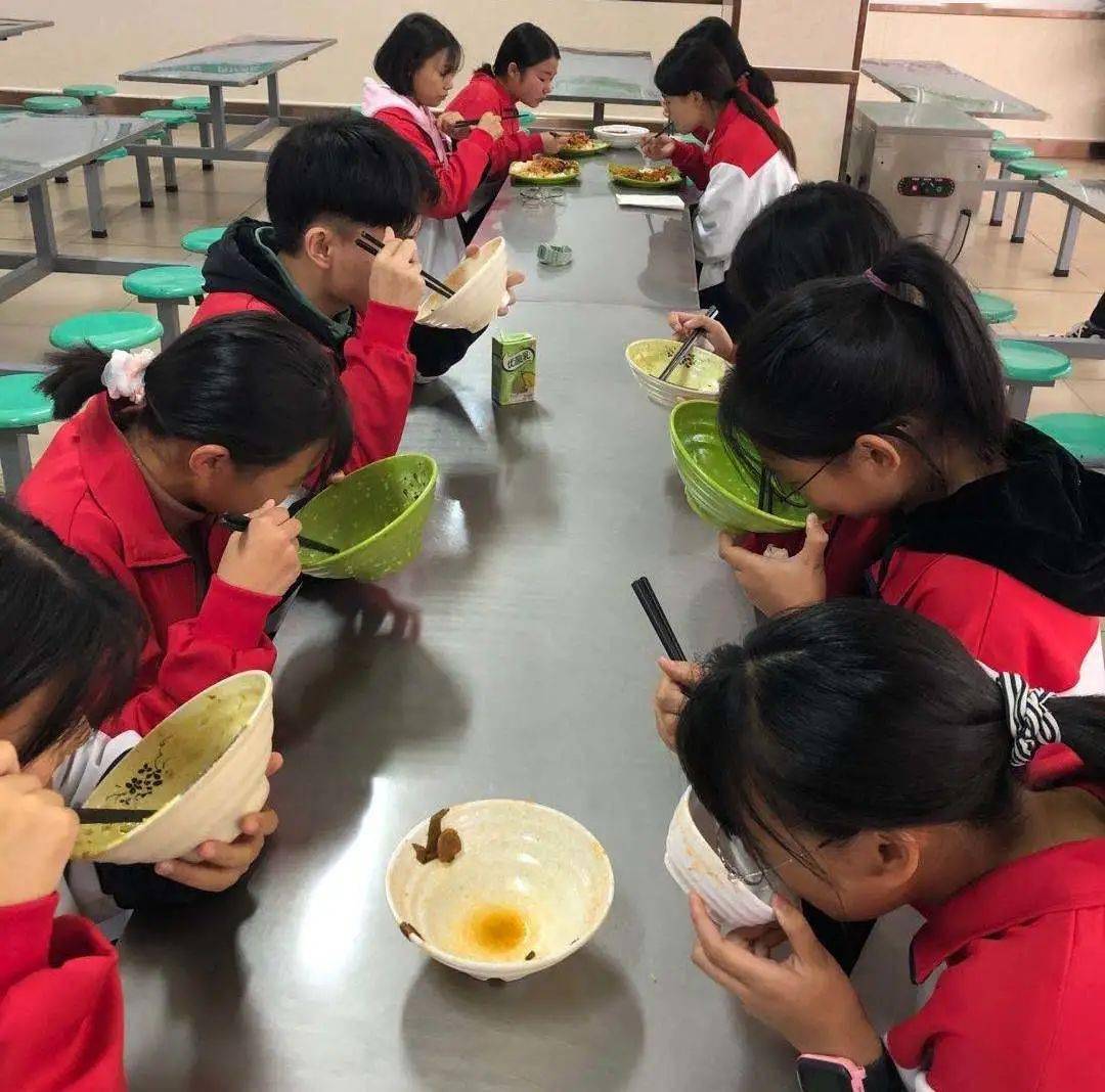 永和高中开展光盘行动从我做起倡议活动