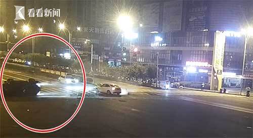 恒达官网男子醉驾兜风撞翻前车 致7人受伤还要赔100多万 (图1) 恒达官网男子醉驾兜风撞翻前车 致7人受伤还要赔100多万 (图1)