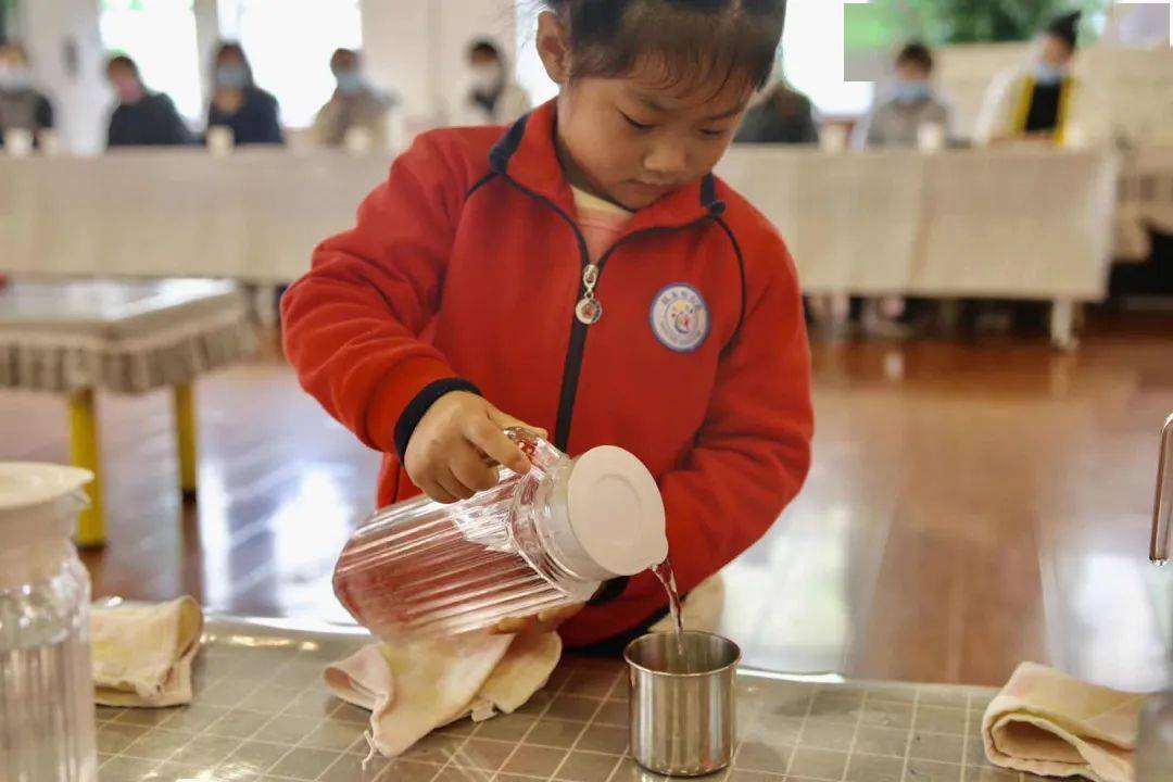 人小本领大生活我当家航南幼儿园幼儿自理能力比赛