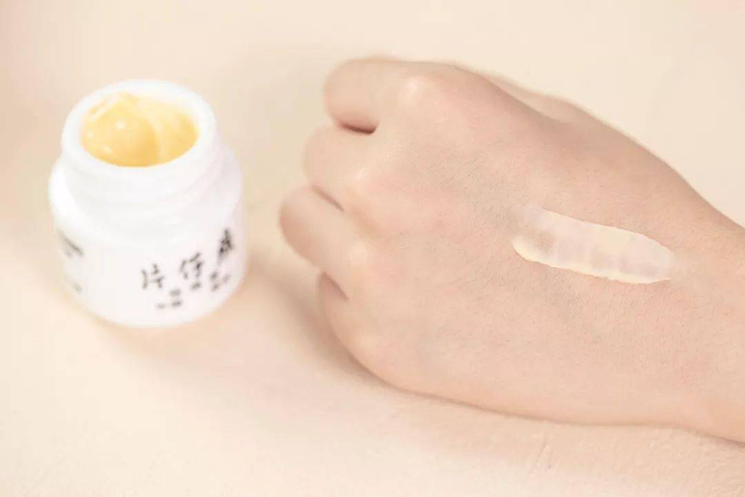 奶奶|国货药妆之光，奶奶辈就在用，国外价格买翻5倍！