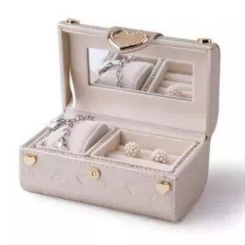 珠宝|有“毒”首饰盒别买！把珠宝都毁的不成样！4招教你买到最合适的首饰盒~