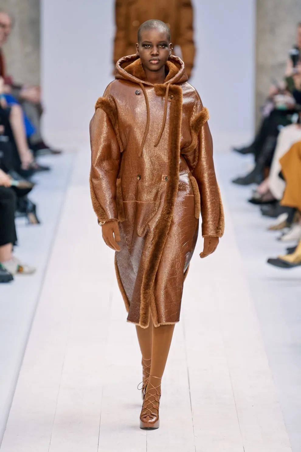 流行色|奶茶可以不喝，但奶茶色一定要拥有！（流行色之裸咖色）