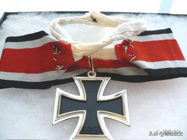 有些厂家为了生产新版勋章而制作了新的骑士十字勋章冲压模具.