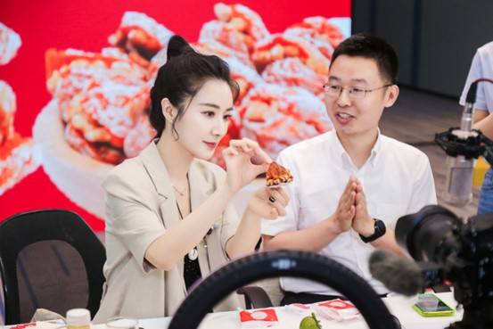 淘宝|阿里脱贫凸显生态协同力量淘宝主播店主同获全国脱贫攻坚最高表彰