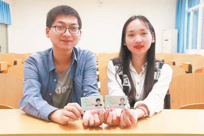 李欢|姑娘和男同学同名同姓同年同月同日生 连导师都一样