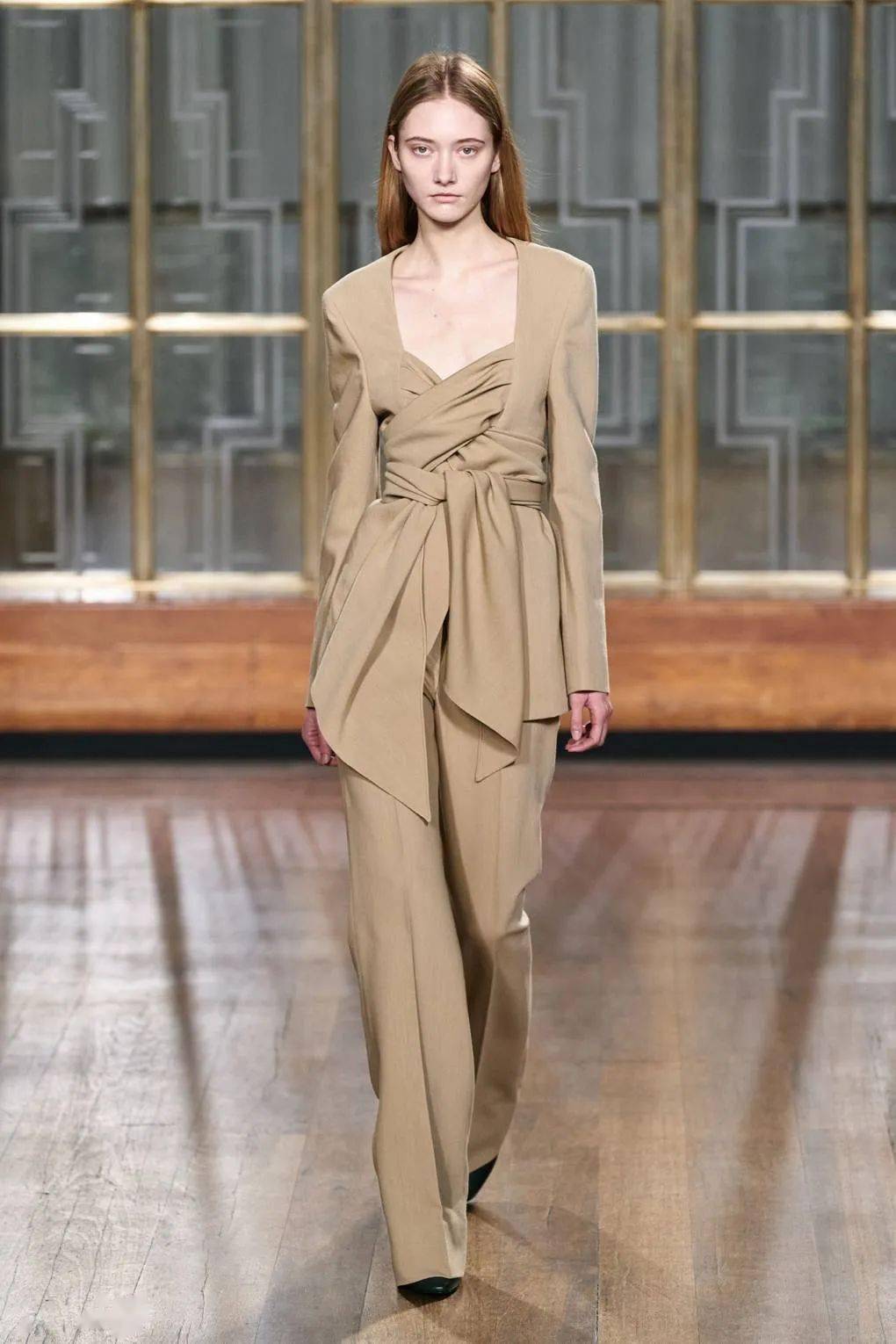 流行色|奶茶可以不喝，但奶茶色一定要拥有！（流行色之裸咖色）