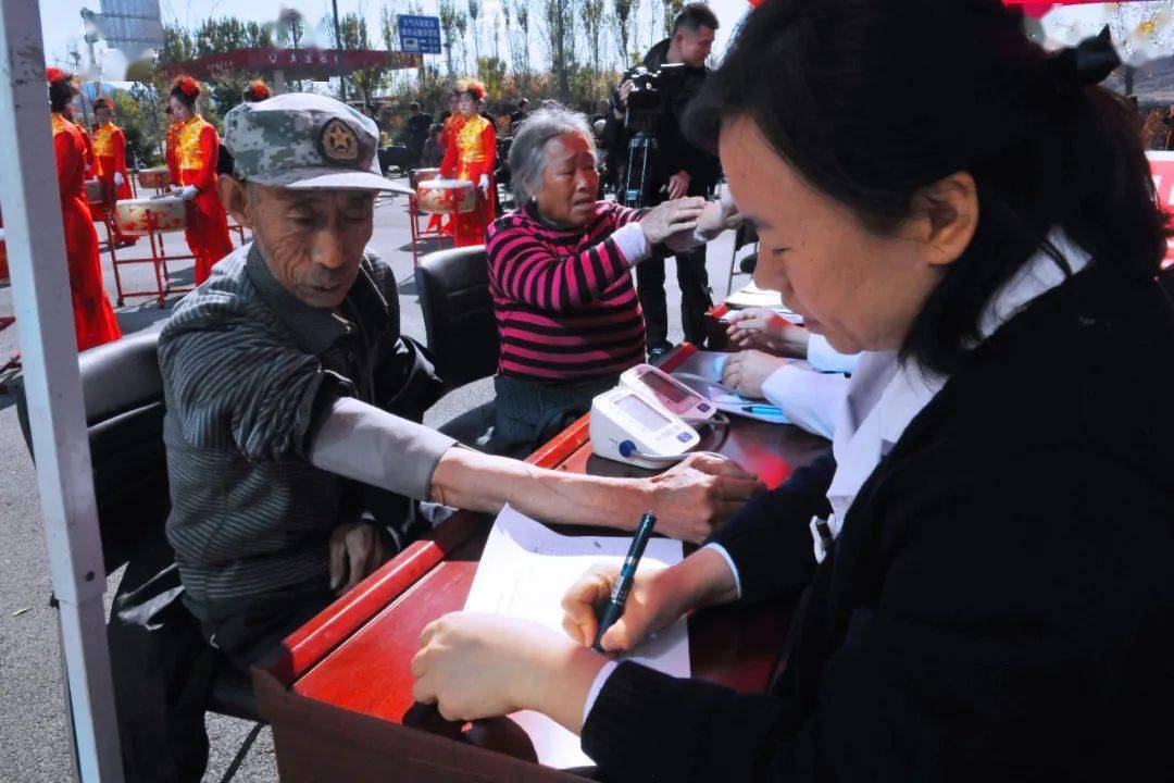 东雷乡人口_人口普查图片(2)