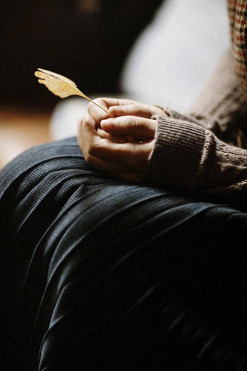 镜头|让你的被摄者充满自信，拍摄女性自然又上镜的12个方法