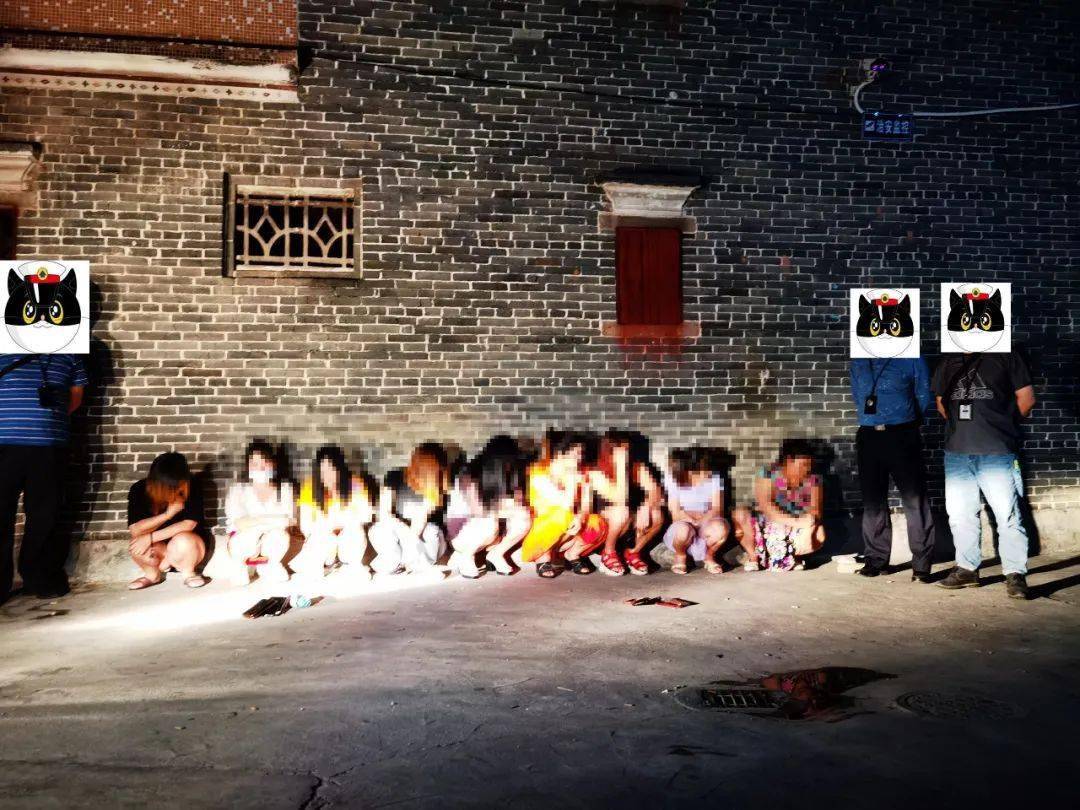 云浮一班女生涉黄!当街被捉正!现场曝光