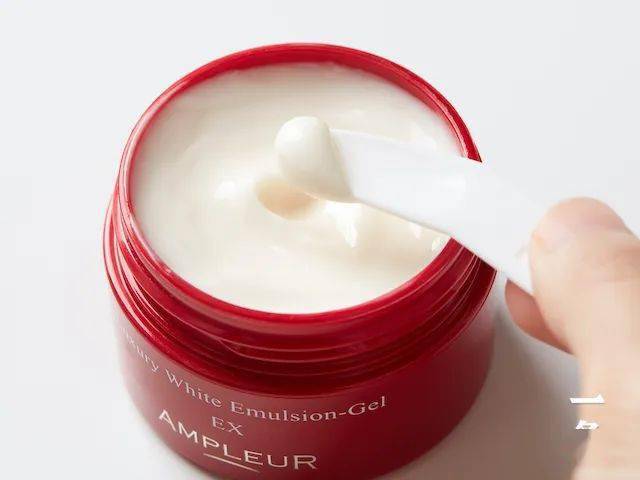 皮肤|抹出“宛如天生”的素颜肌,全靠这个小红罐面霜