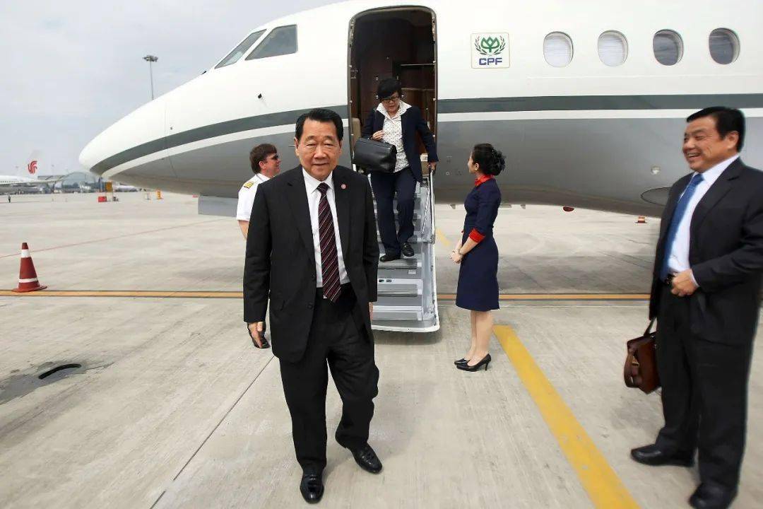 中国95后首富,能接掌泰国五千亿帝国?_谢国民