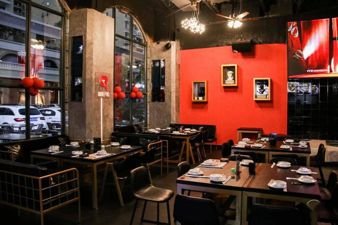 pub|古镇这个高逼格音乐烧烤吧！撑起了夜生活的半边天！啤酒1元畅饮 | Mini pub × 三码头