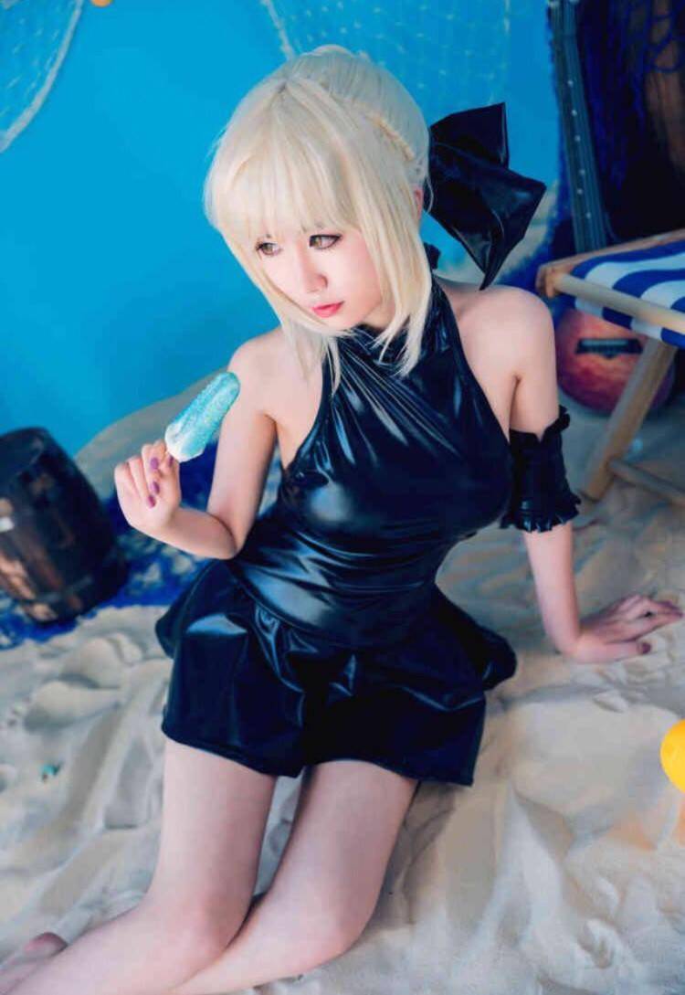 黑saber水着cosplay