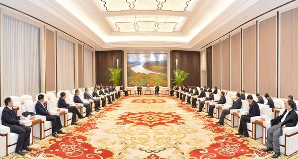 张庆伟|张庆伟王文涛会见中国航空工业集团有限公司董事长谭瑞松一行