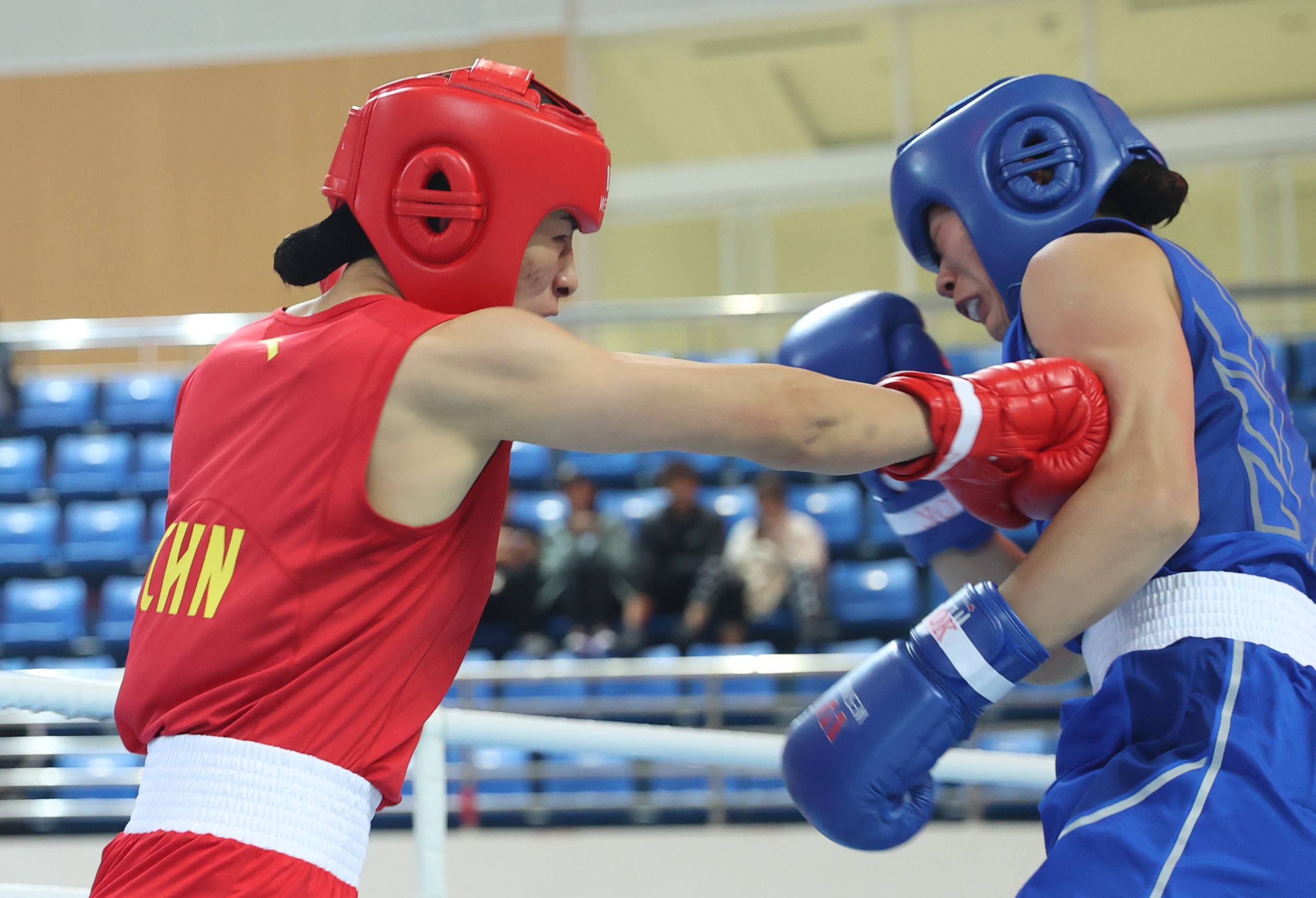 拳击—全国女子锦标赛:李倩晋级决赛