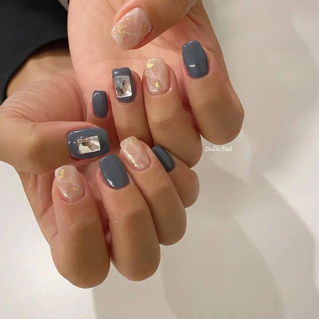 款式|每刻美丨两大流行款式的秋季美甲新鲜直达