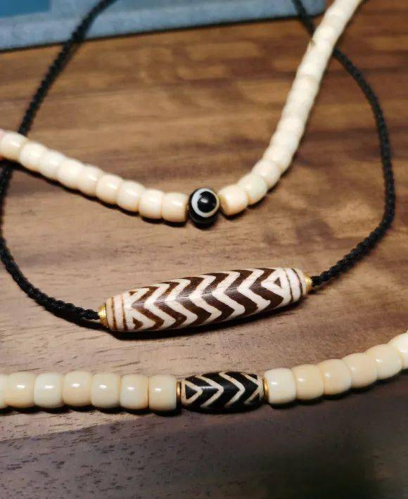 玩友|配饰顶流！有人说它是每个文玩人配串的梦想！价格却没想象中那么贵！