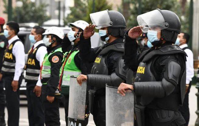 政府|秘鲁逾3.3万名警务人员感染新冠，其中506人死亡