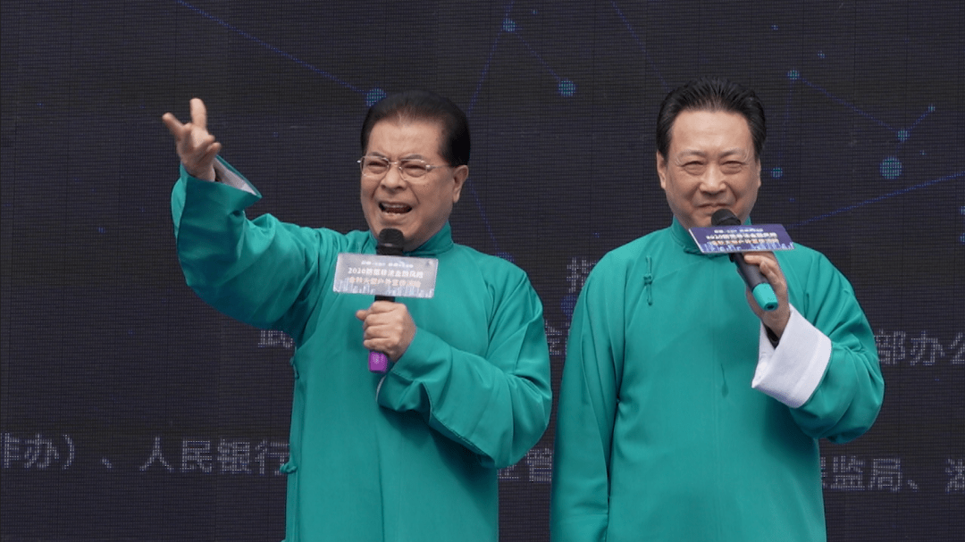 防非轻骑兵队伍又壮大了30支志愿团带来40万只口罩