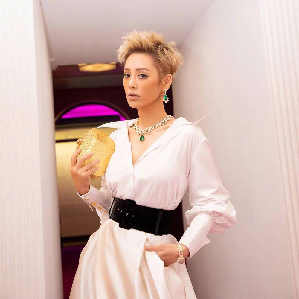 宝格丽|气哭了 | 钟楚曦戴14克拉宝格丽项链，却被上海名媛无情压制