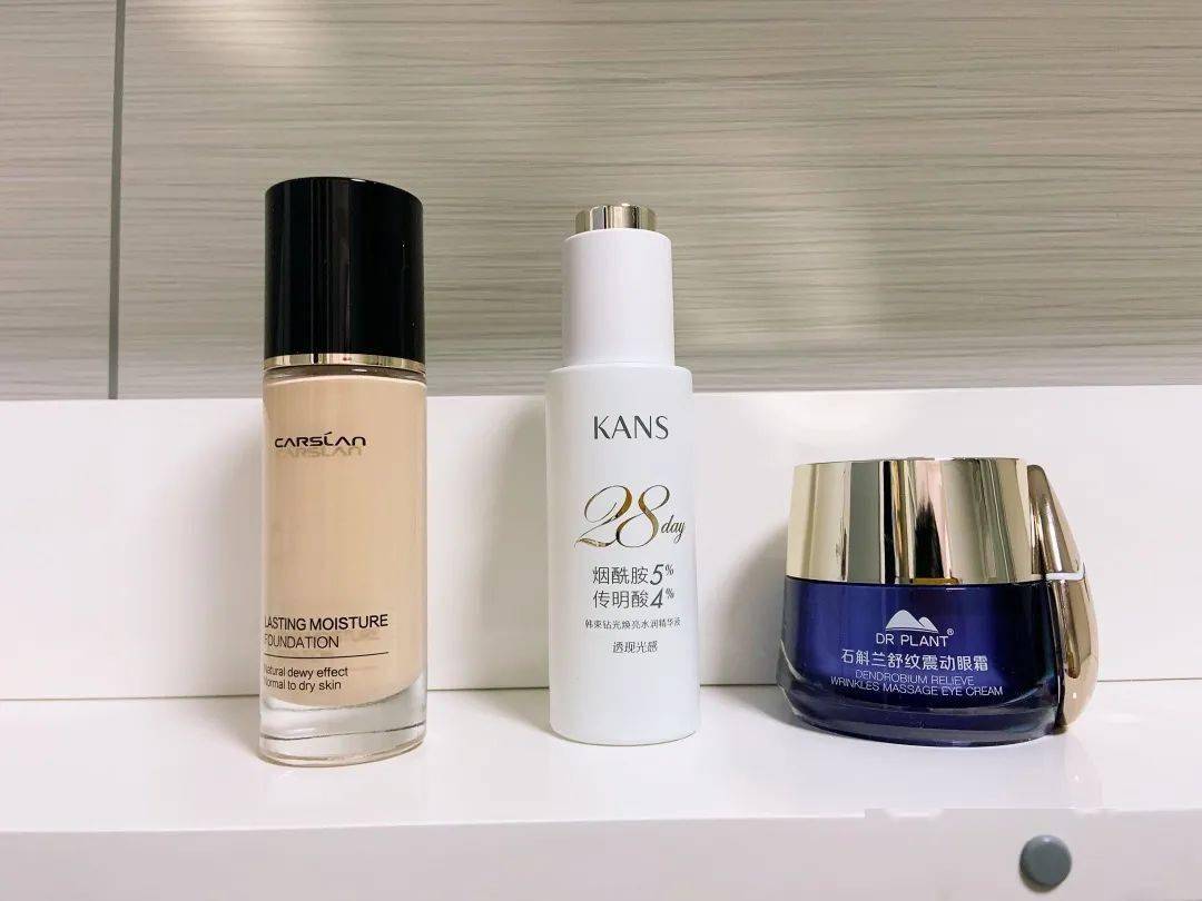 爱用|我的化妆台C位 | 国货之光!美容编辑的C位爱用正式成团出道!