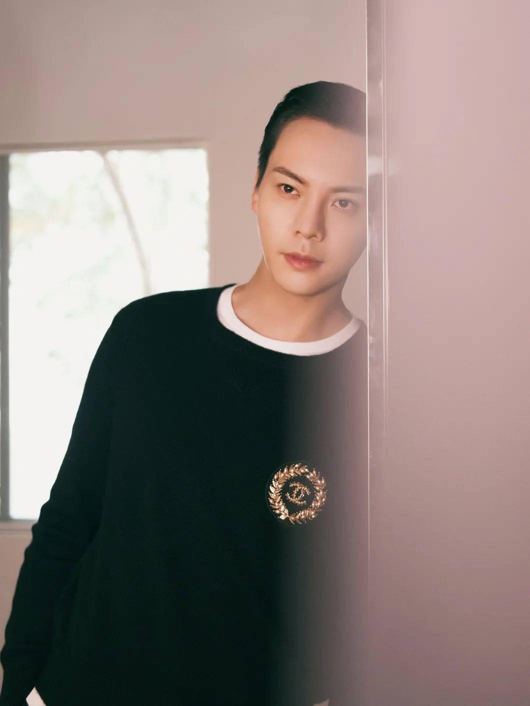 香奈儿|宋茜刘诗诗罕见同框 却不经意被TA给抢了风头！