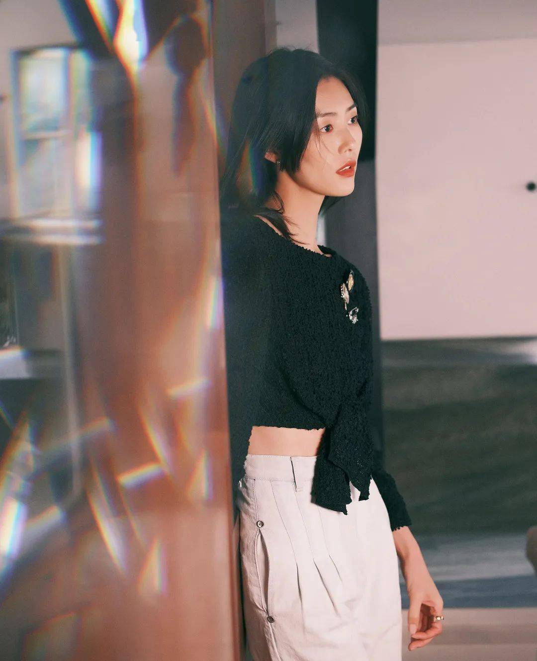 香奈儿|宋茜刘诗诗罕见同框 却不经意被TA给抢了风头！