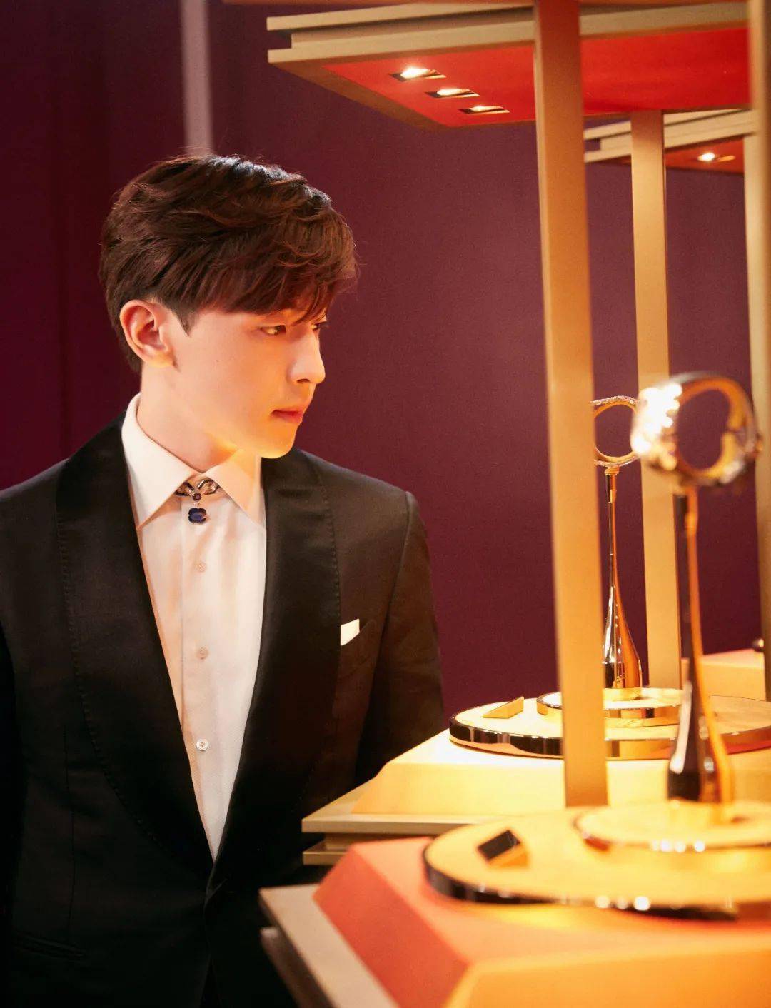 宝格丽|气哭了 | 钟楚曦戴14克拉宝格丽项链，却被上海名媛无情压制