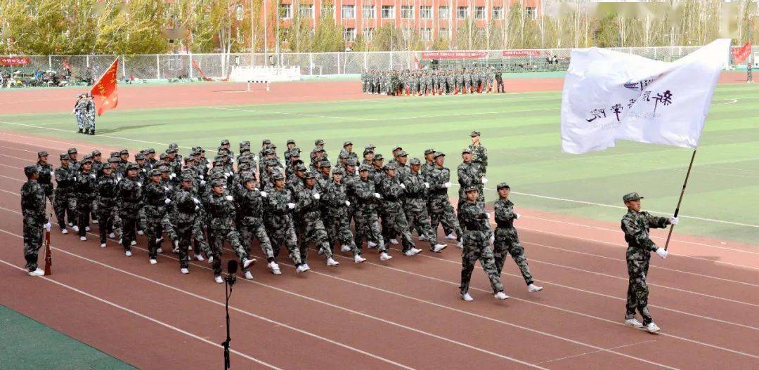 内蒙古师范大学军训大pk!快来为你的学院打call!