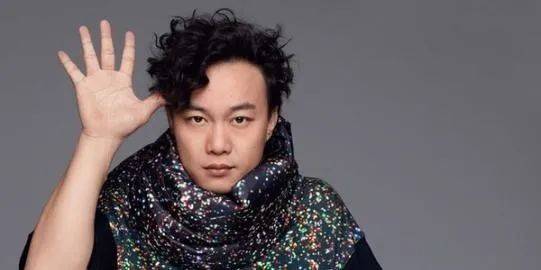 cue|陈奕迅连续喜提热搜，佟丽娅“被偶像cue到开心一整天”
