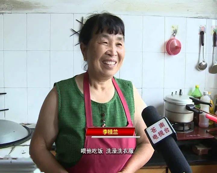 苍南李桂兰义务照顾孤寡老人,30年无怨无悔!